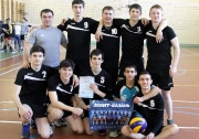 команда АПТ ( тренер Марат ВАгизов) стала победителем зональных игр СВЛ РТ в Альметьевске