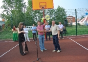 В п.г.т. Алексеевском около второй школы открылась новая современная открытая площадка для игры в волейбол и баскетбол. 